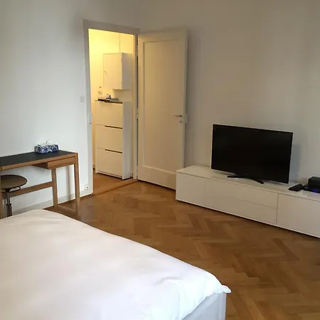 Cozy Studio 21